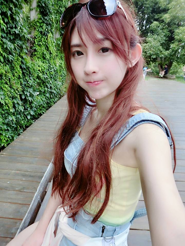 张黛比 世新大学甜美D奶凶妹私房照诱惑写真图