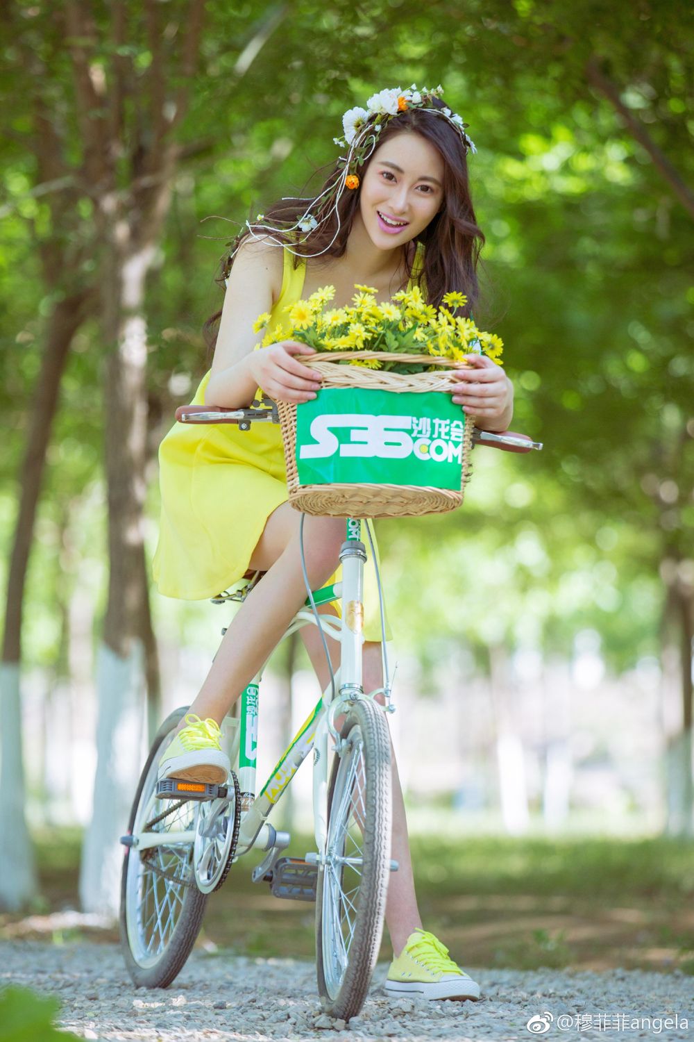 黄杉美女穆菲菲 清爽户外写真美图