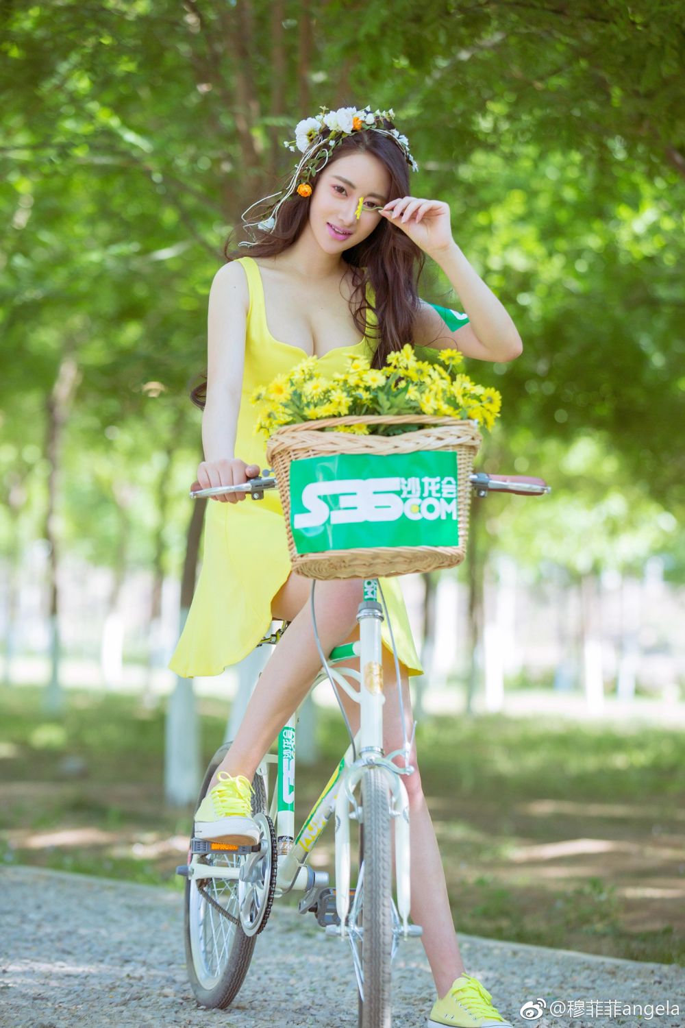 黄杉美女穆菲菲 清爽户外写真美图