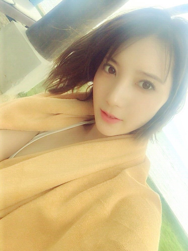 堀みづき 短发美人迷人生活照