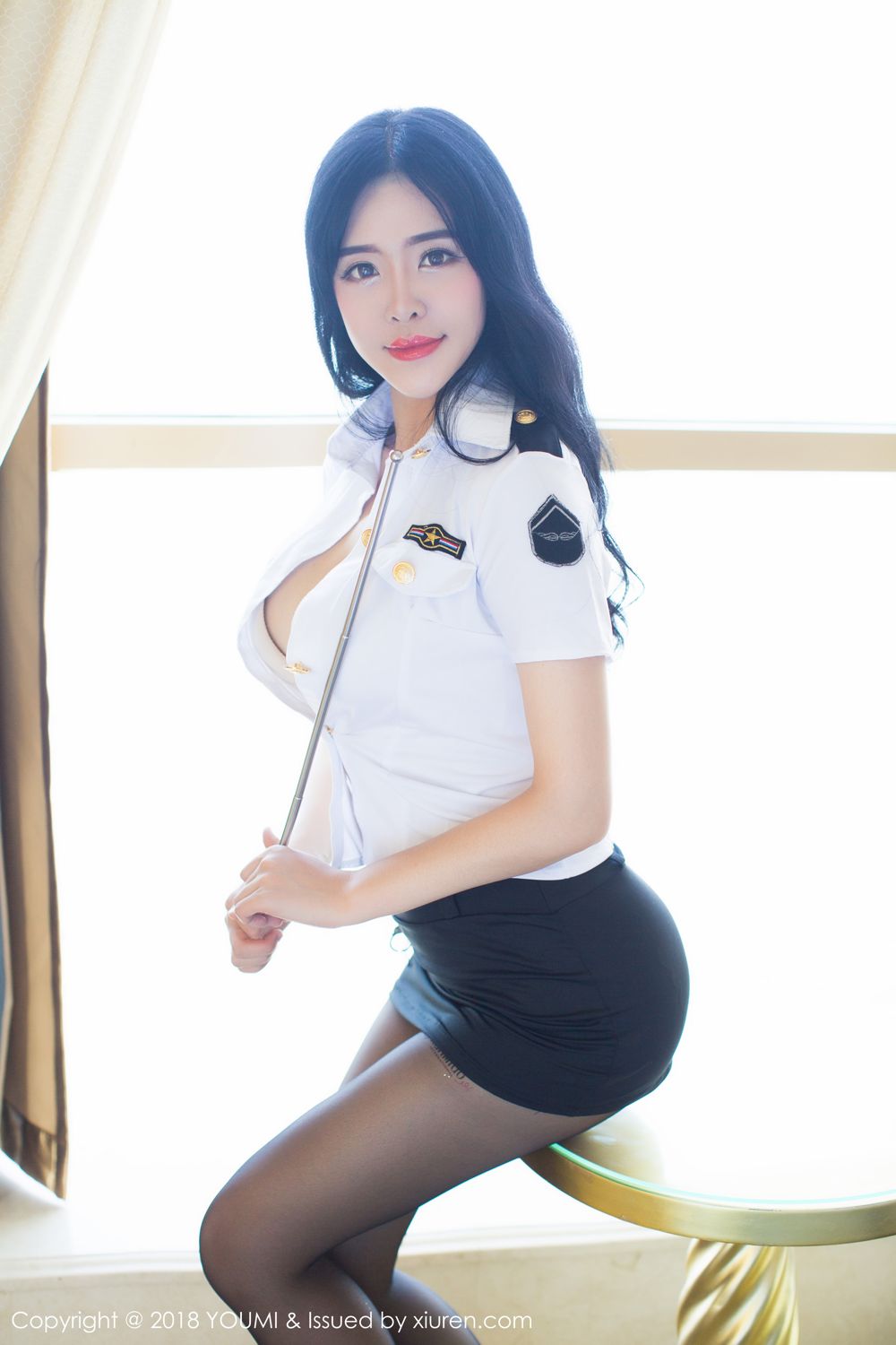 魅惑女神刘钰儿 空乘黑丝皮衣情趣