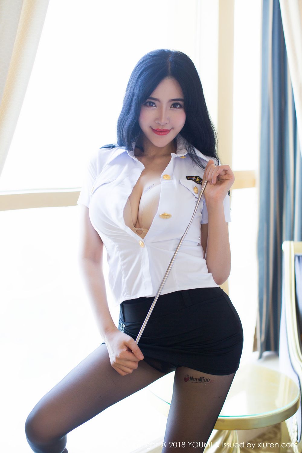 魅惑女神刘钰儿 空乘黑丝皮衣情趣