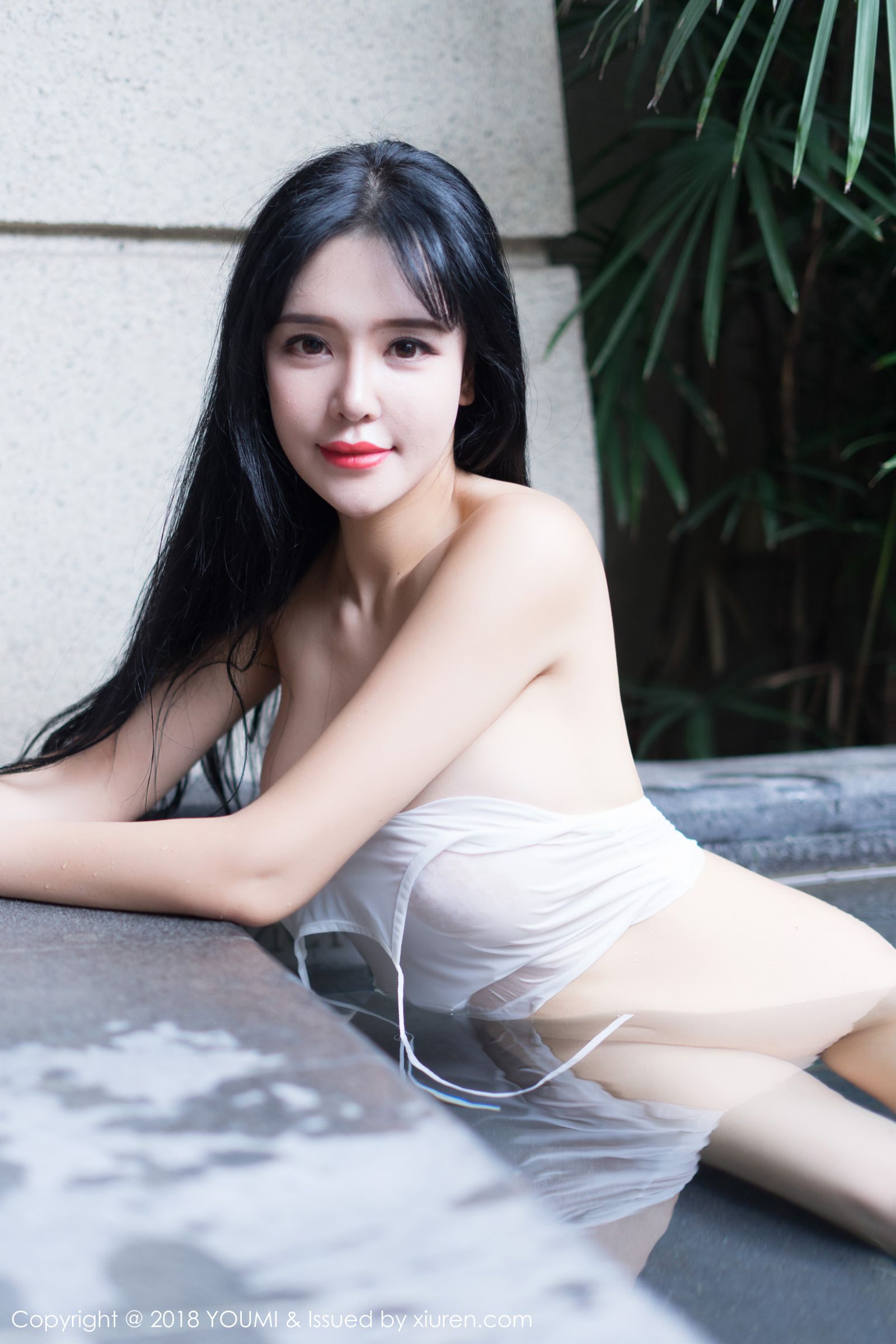 泳池女神刘钰儿 贵妃出浴罗裘薄纱