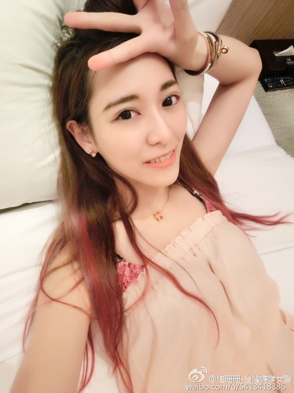 傲娇甜心(佳珊珊) 水汪汪的大眼正妹车模