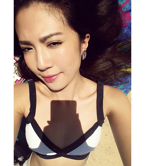 余逸思Yoshi Yu 健身女模大秀好身材