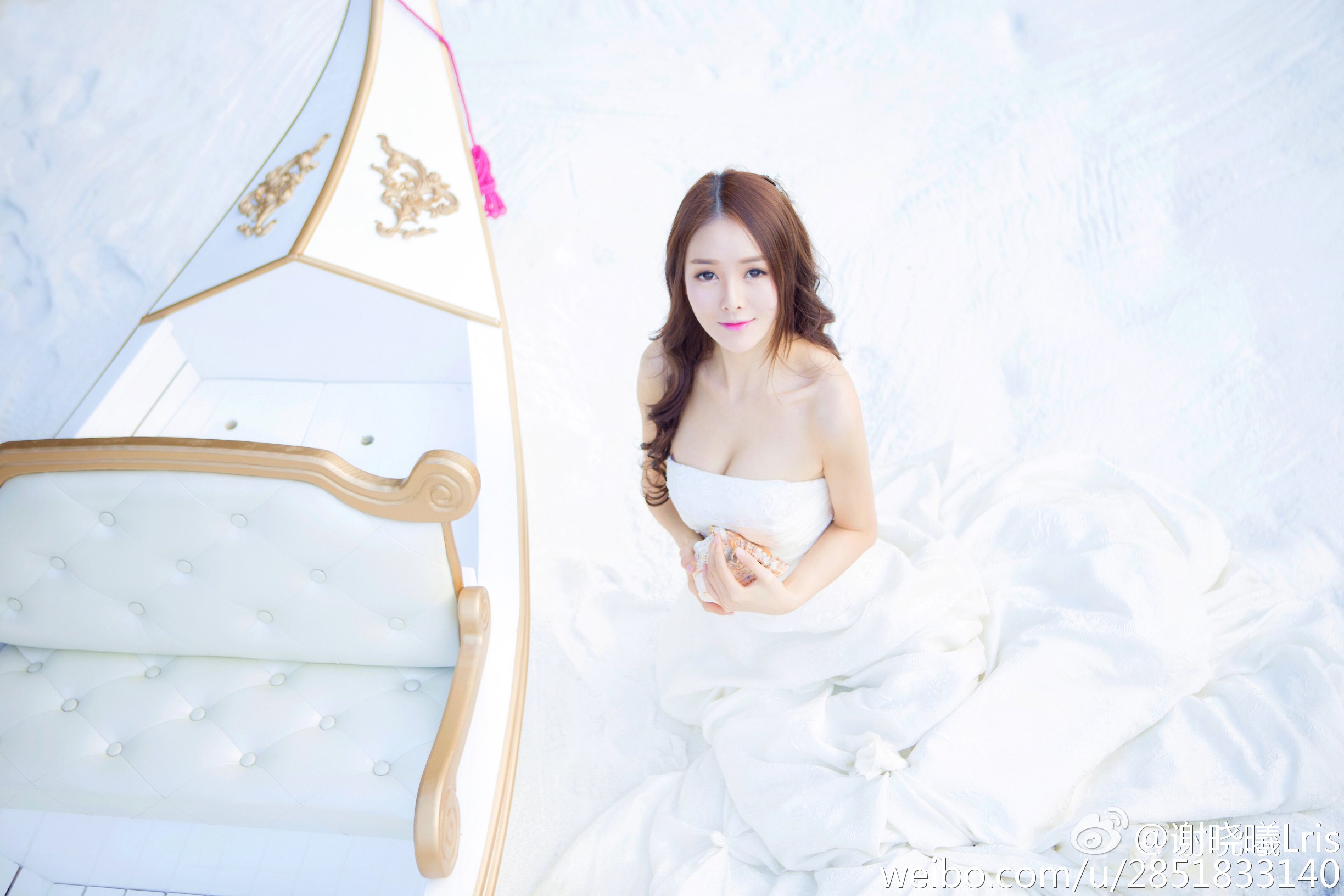 谢晓曦Lris 美胸车模私房写真图