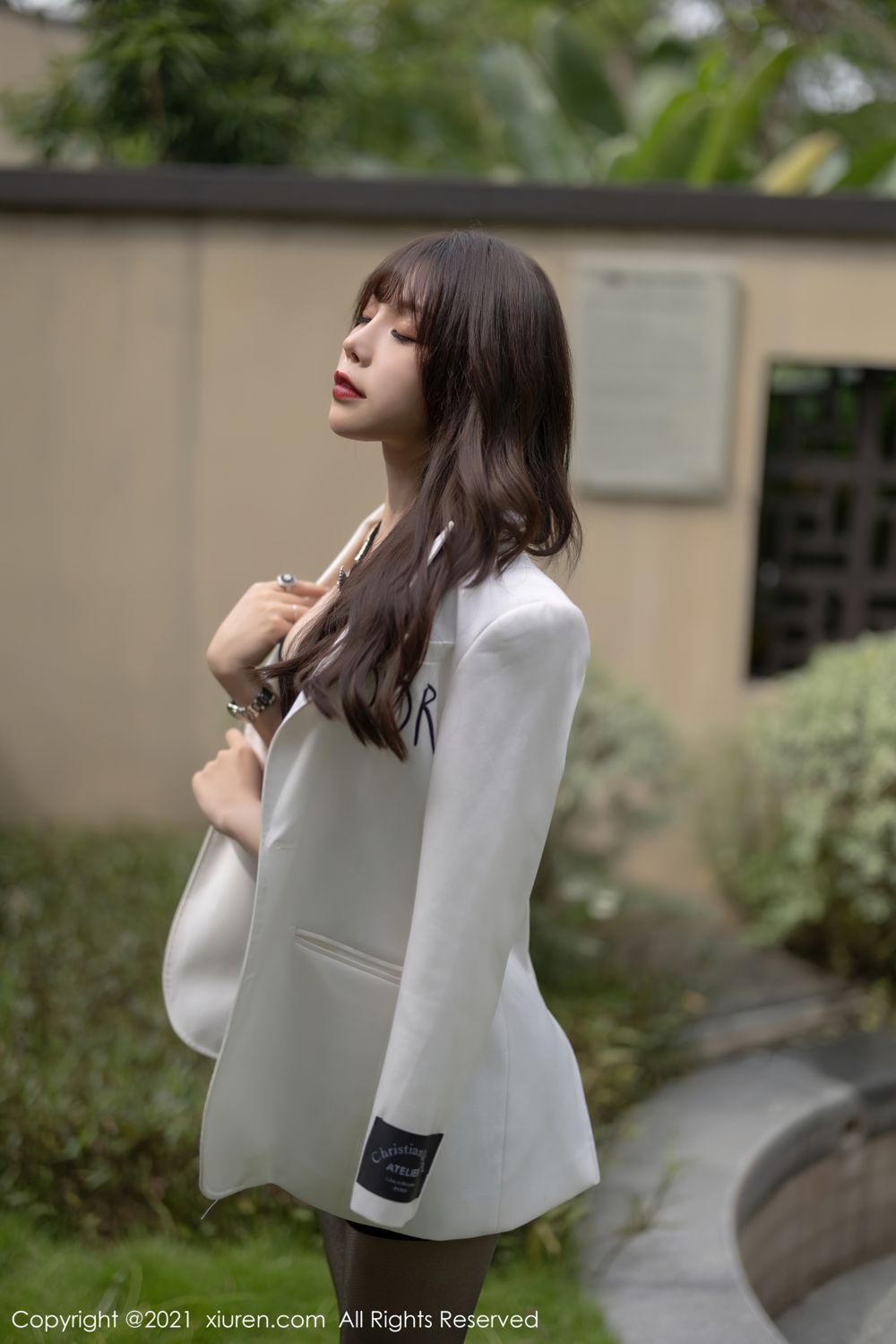 全民女神芝芝Booty 典雅多姿的吊裙