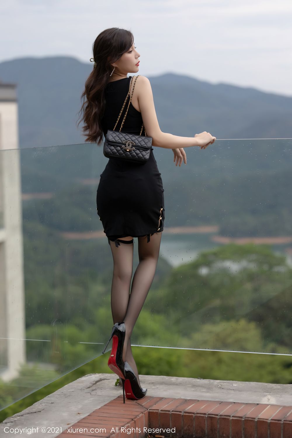 高冷女神芝芝Booty 魅惑黑色镂空系列