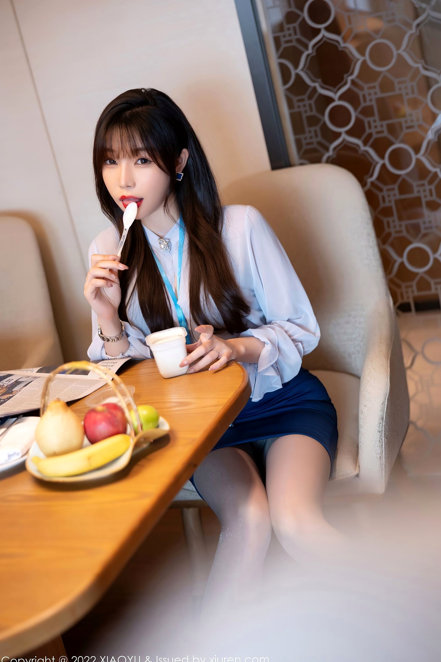 XiaoYu语画界 774 芝芝Booty:职场OL制服与性感蕾丝内衣私房写真,极致美腿大尺度魅力呈现