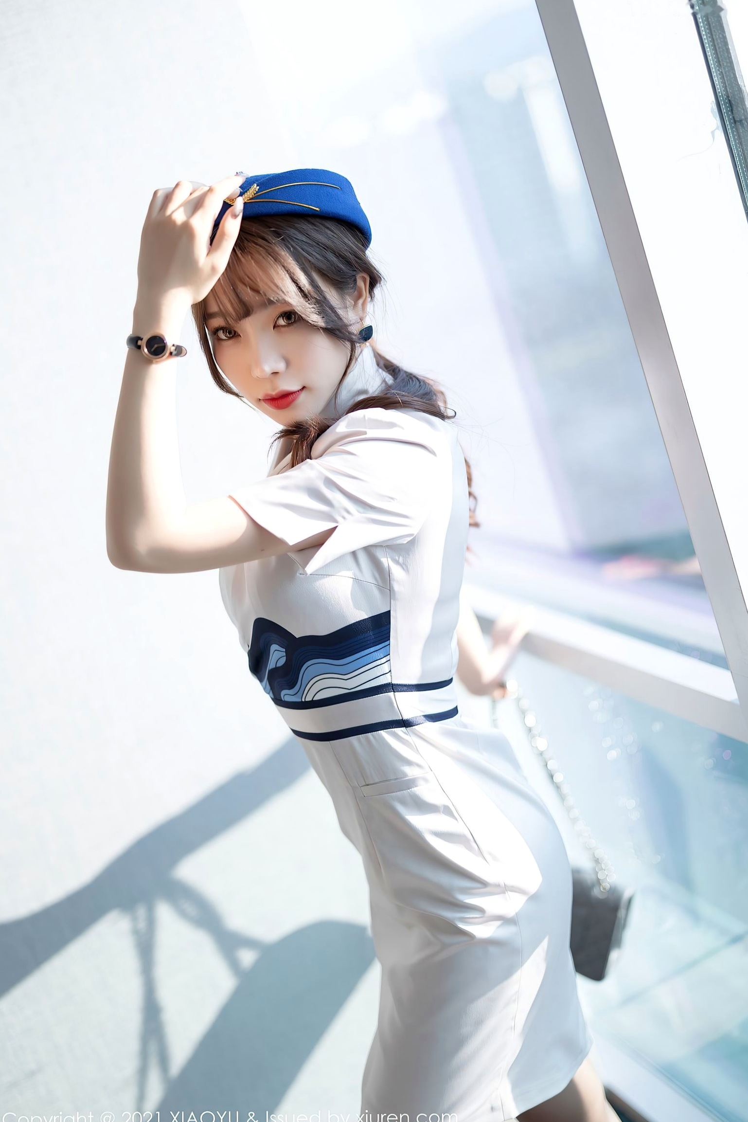 语画界-642-芝芝Booty:空姐制服诱惑与黑丝私房大片,极致美臀展现,撩人魅力摄影