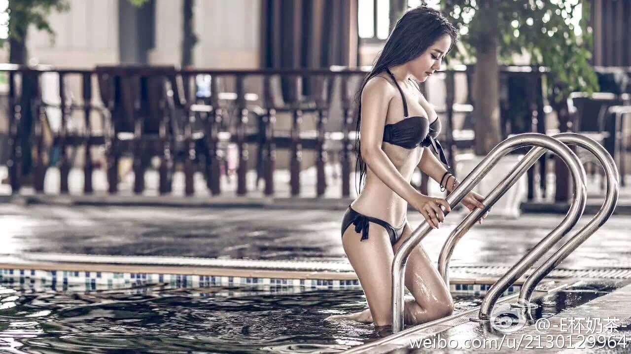 E杯奶茶 酥胸美人私房写真图