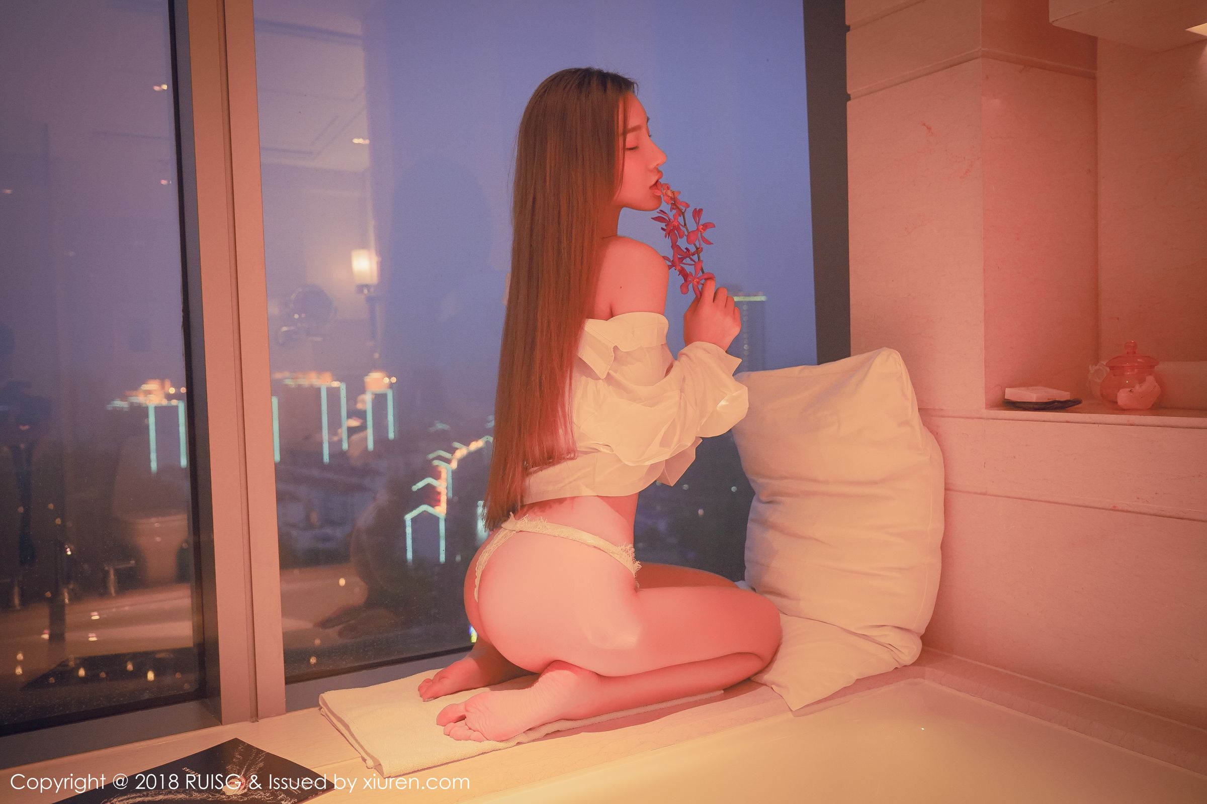 性感模特M梦baby 魅惑白色蕾丝衬衫