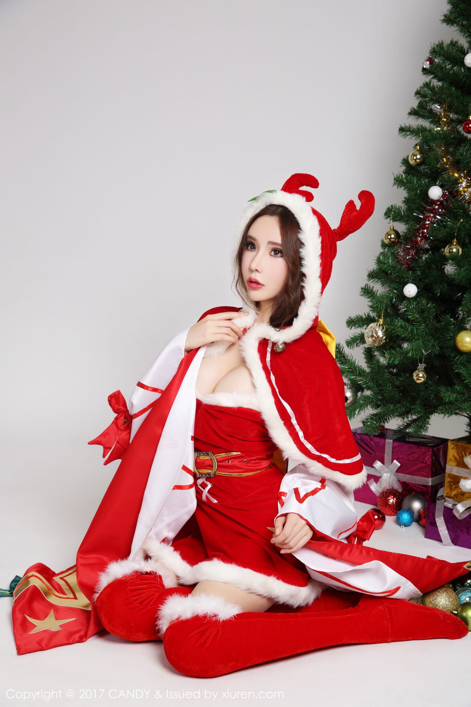 三女神化身驯鹿女郎 不一样的圣诞礼物