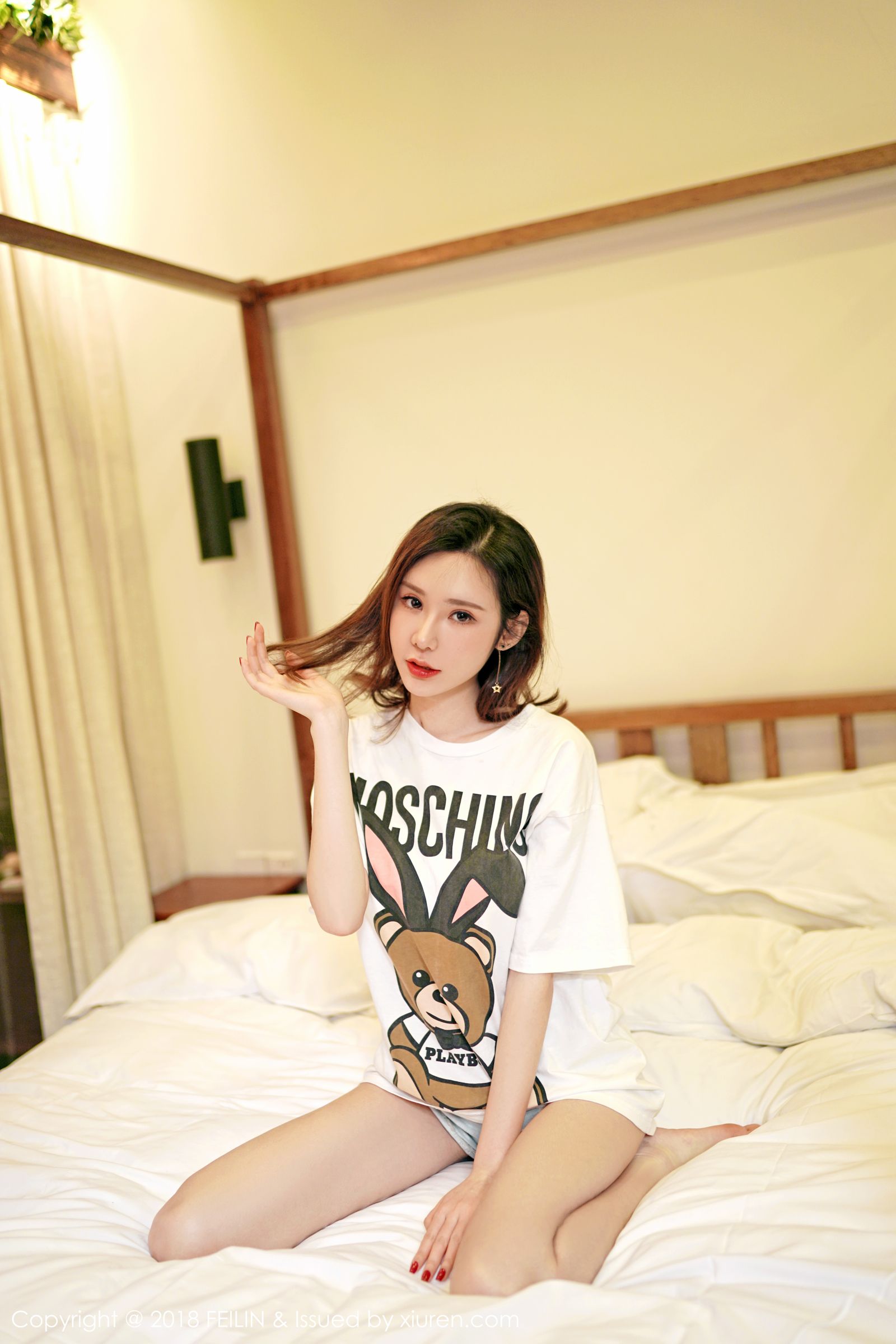 网红女神萌琪琪 修长美腿邪恶视角