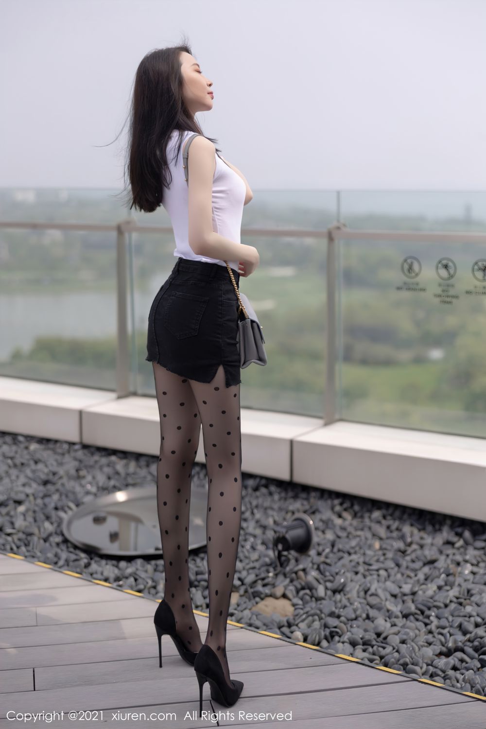 气质女神梦心月 肉色内衣婀娜动人