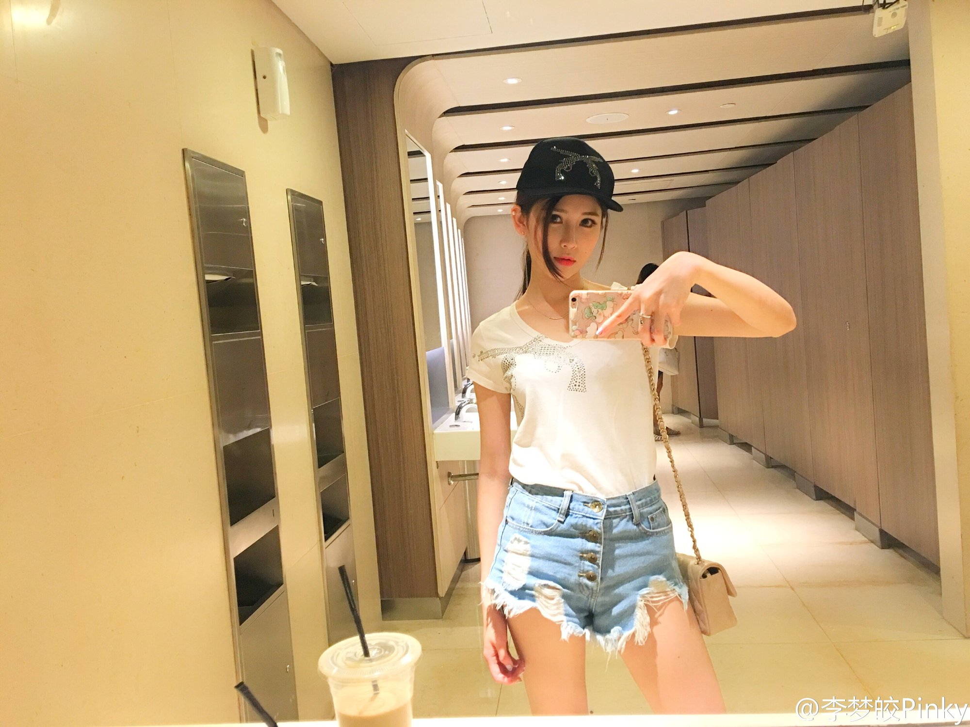 李梦皎Pinky 性感藏的恰到好处