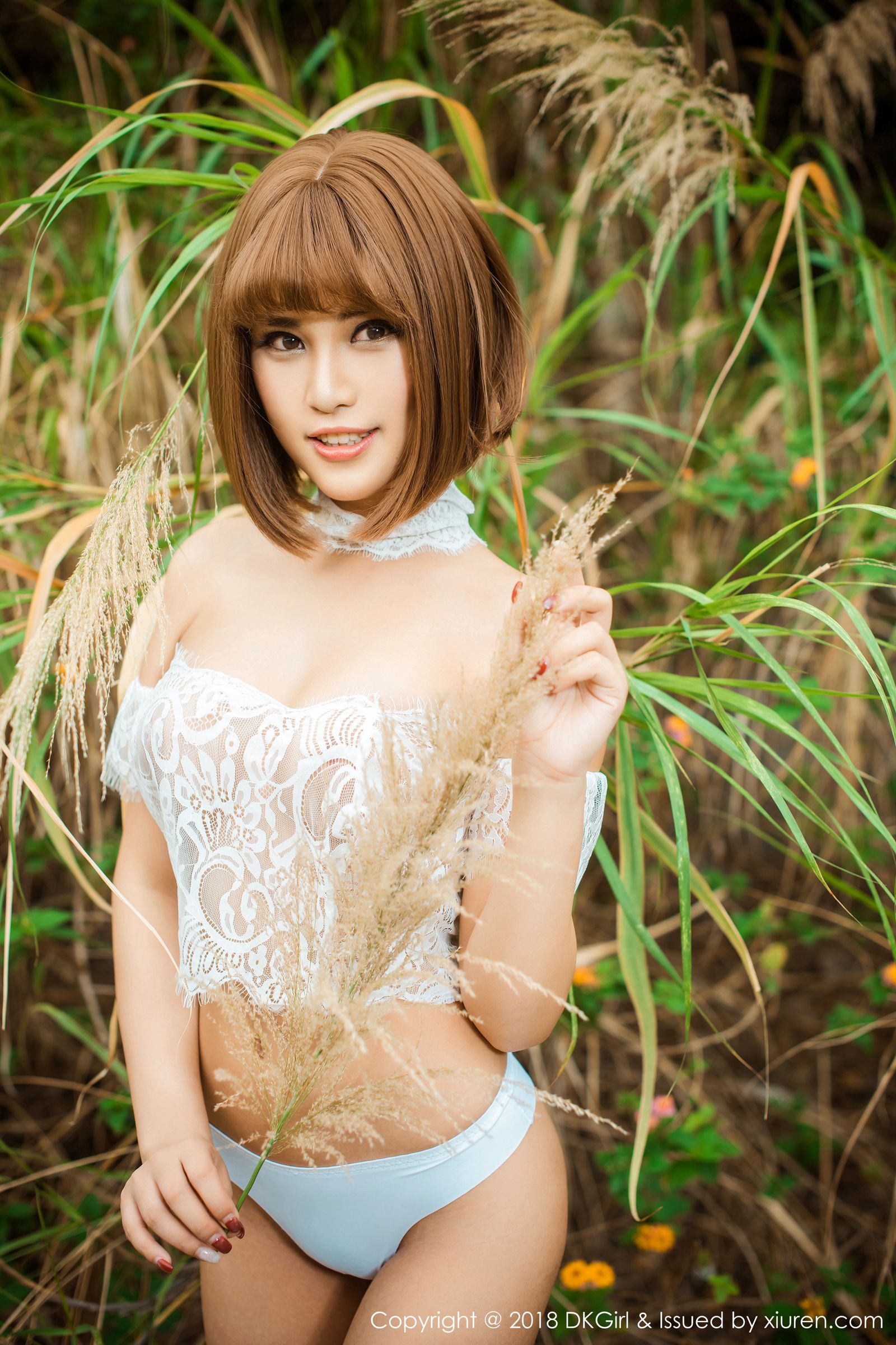高颜值美女萌宝儿 青春纯美荒野露出
