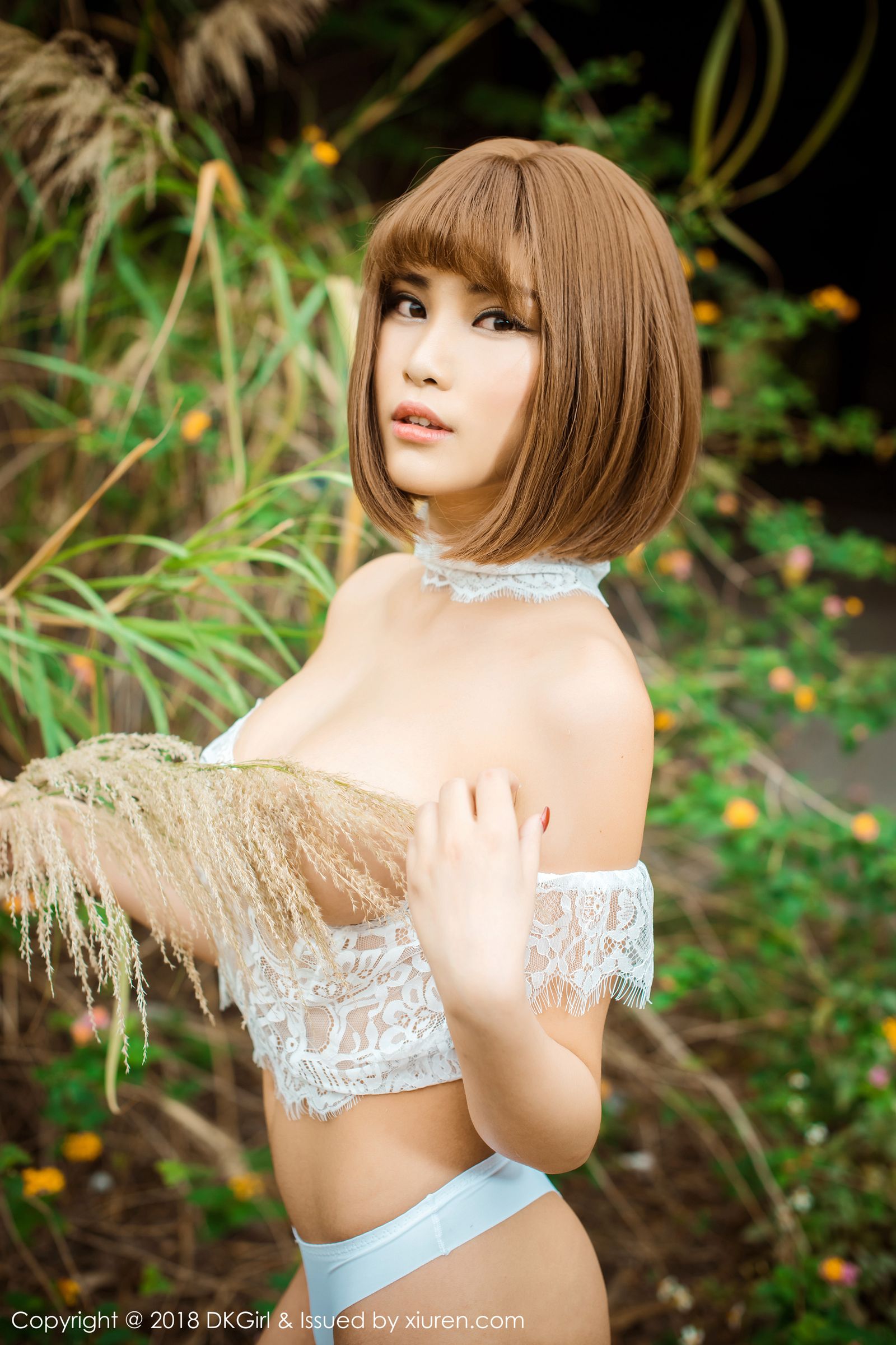 高颜值美女萌宝儿 青春纯美荒野露出