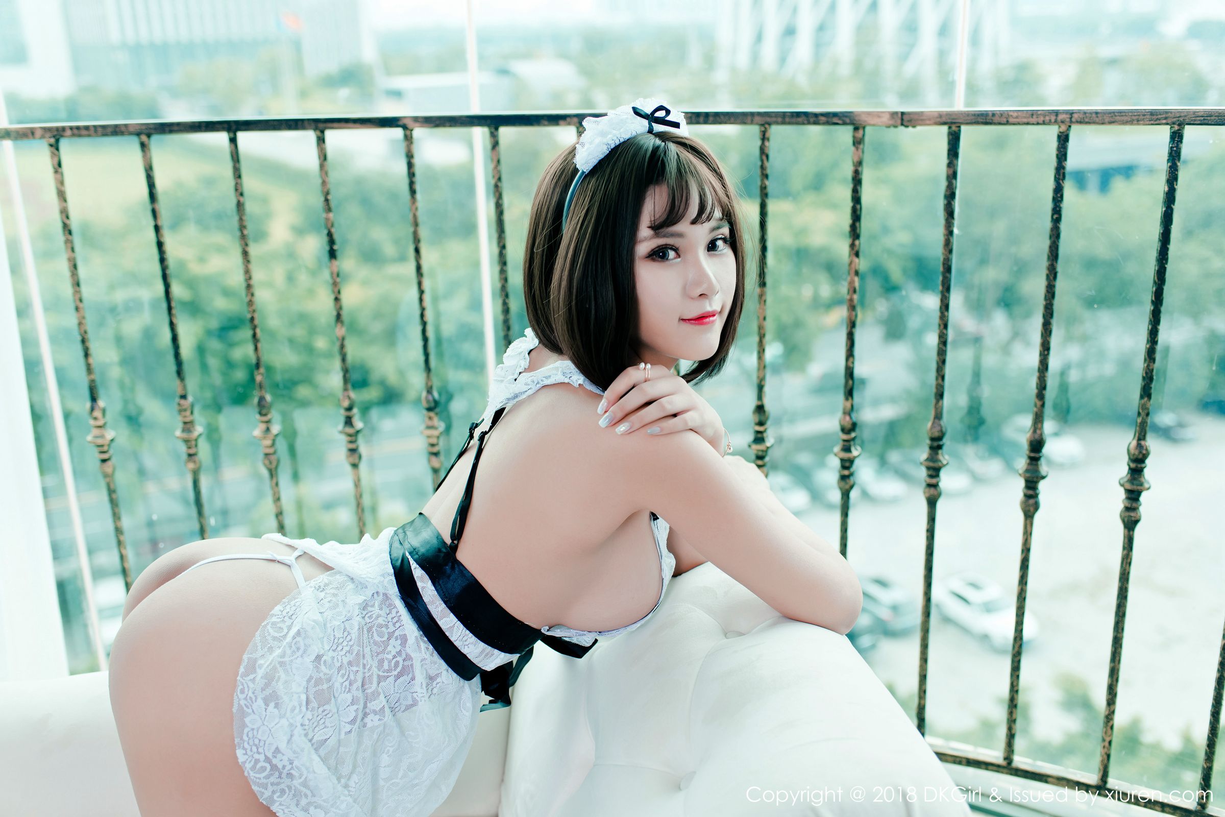 性感女仆萌宝儿 童颜欧派真空厨娘