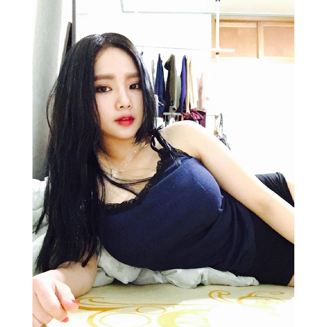 jeee622 不科学的超胸韩妹私房照诱惑写真图