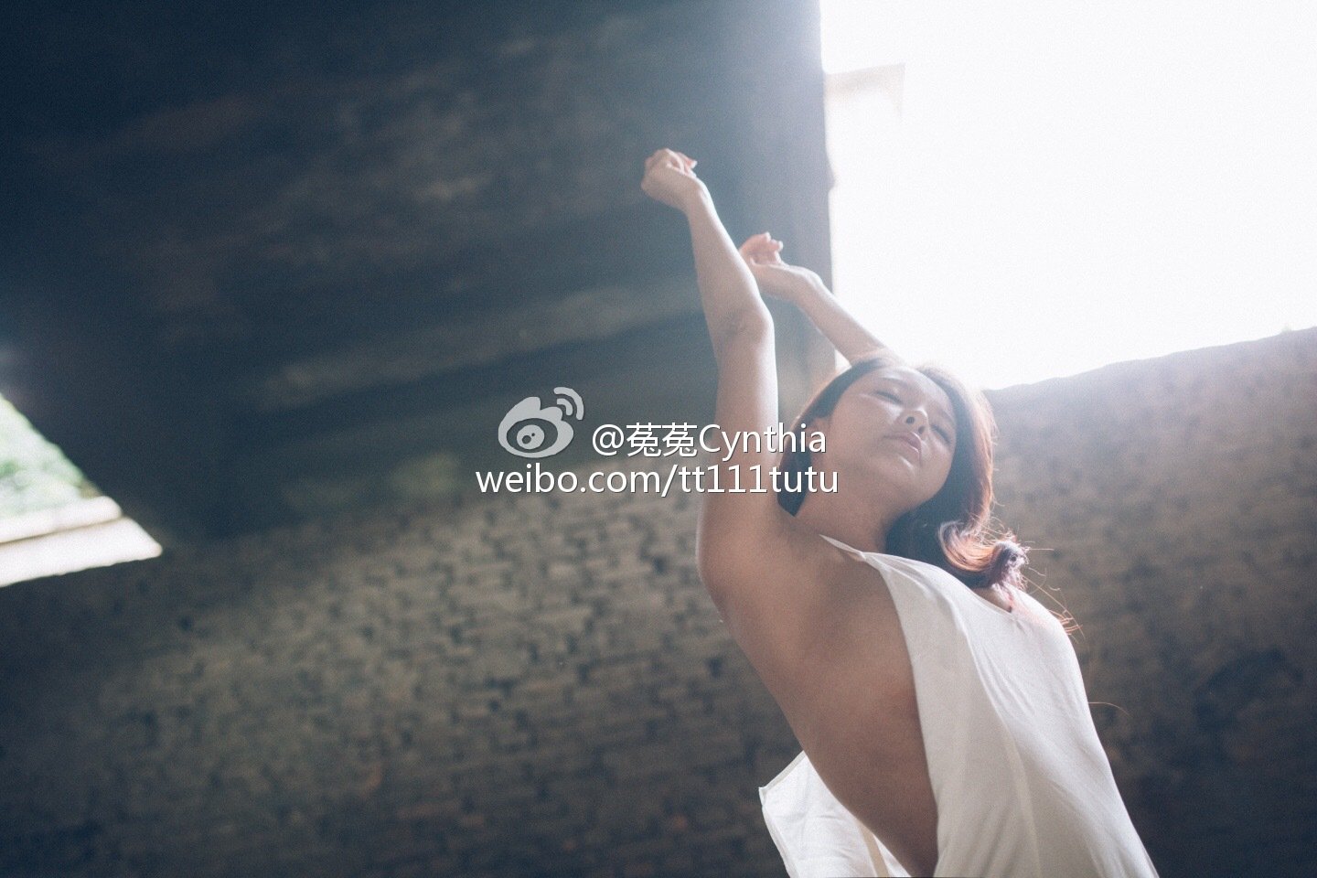 菟菟Cynthia 大眼妹子性感大尺度写真图