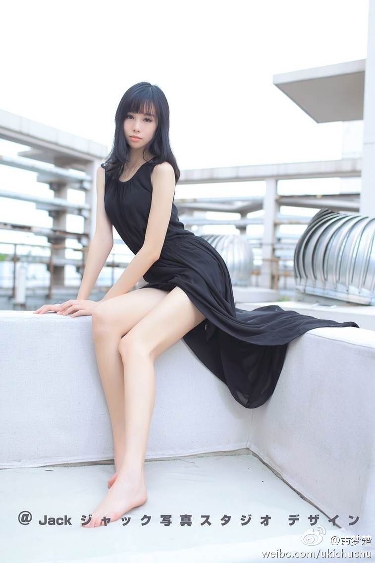 黄梦楚 短发冷艳美女写真图