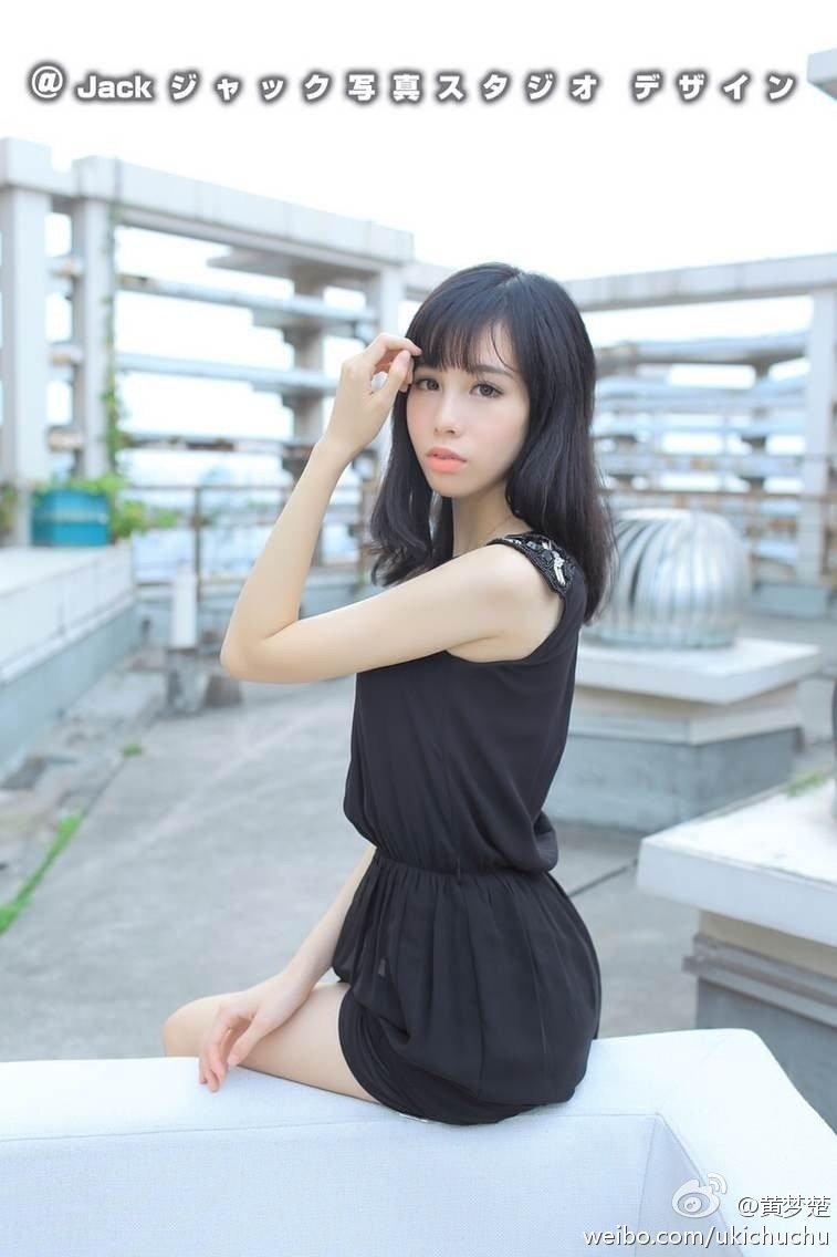 黄梦楚 短发冷艳美女写真图