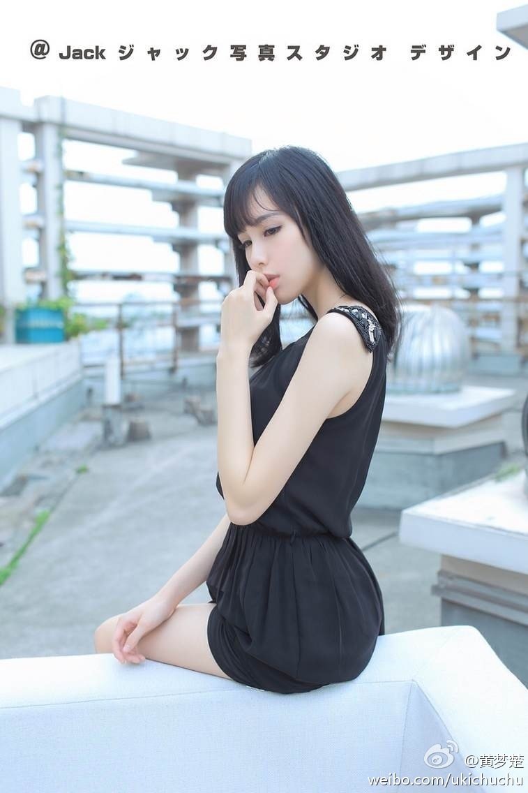 黄梦楚 短发冷艳美女写真图