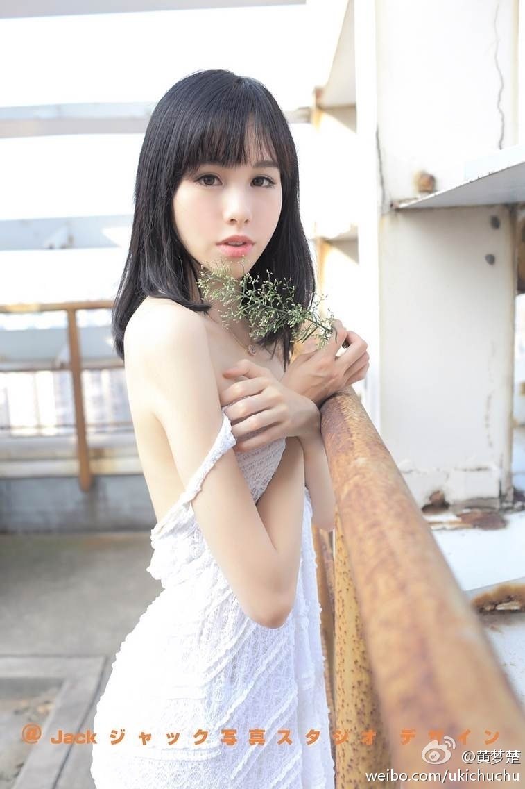 黄梦楚 短发冷艳美女写真图