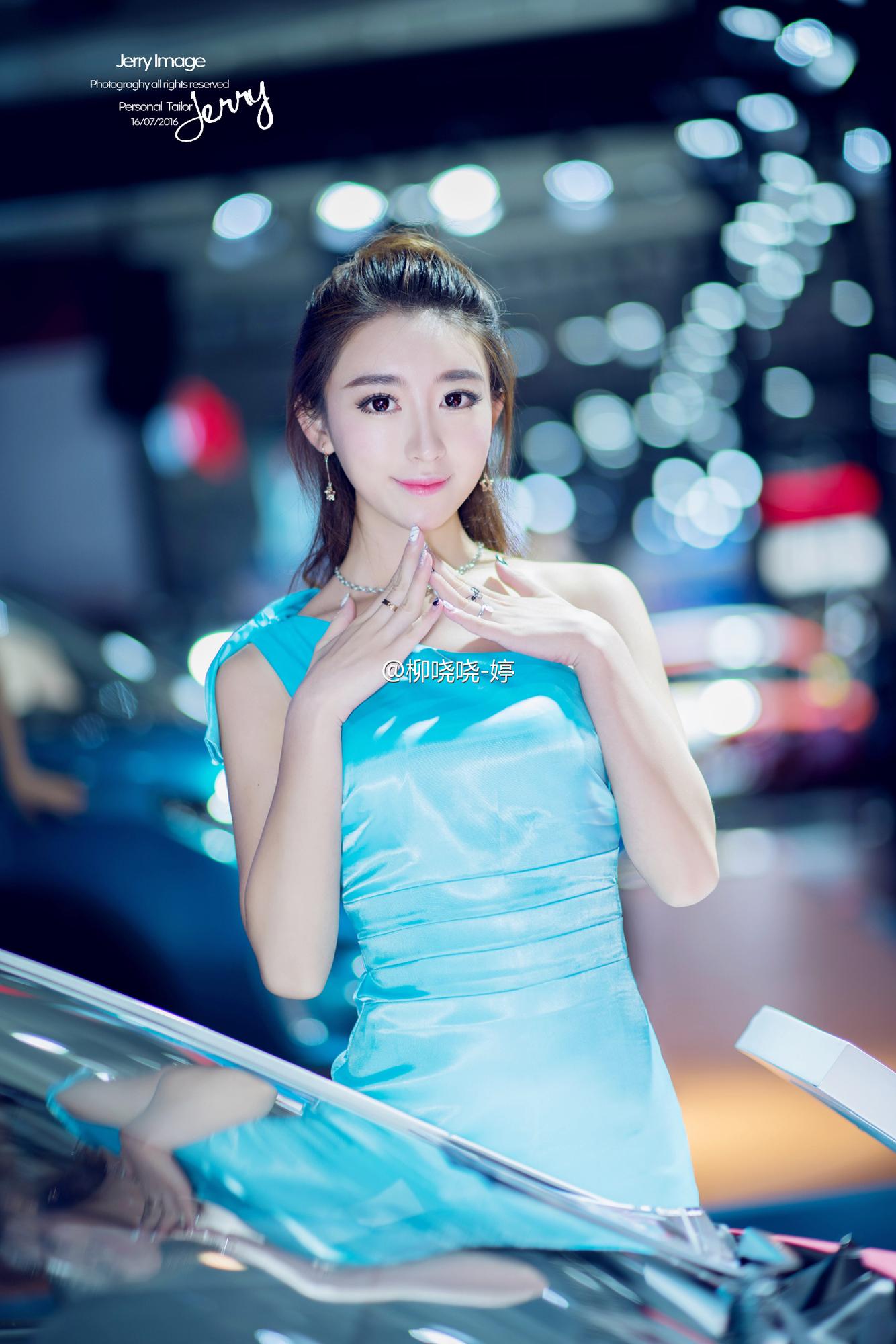 柳小婷 高挑车模微博靓照