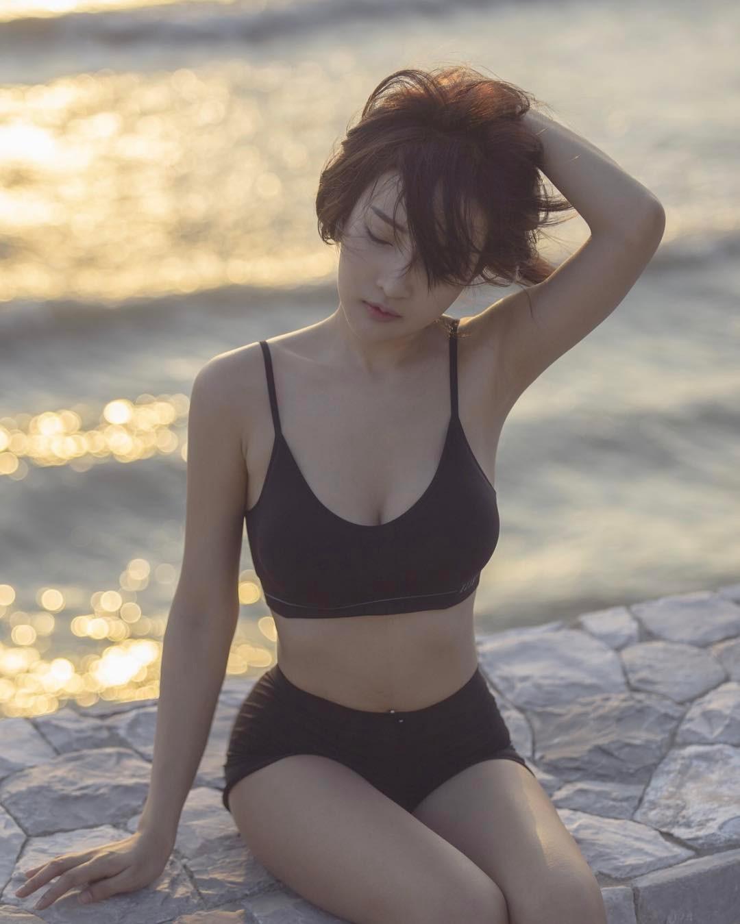 日韩泰中四国混血Thanyarat 取下牙套后的海量美照