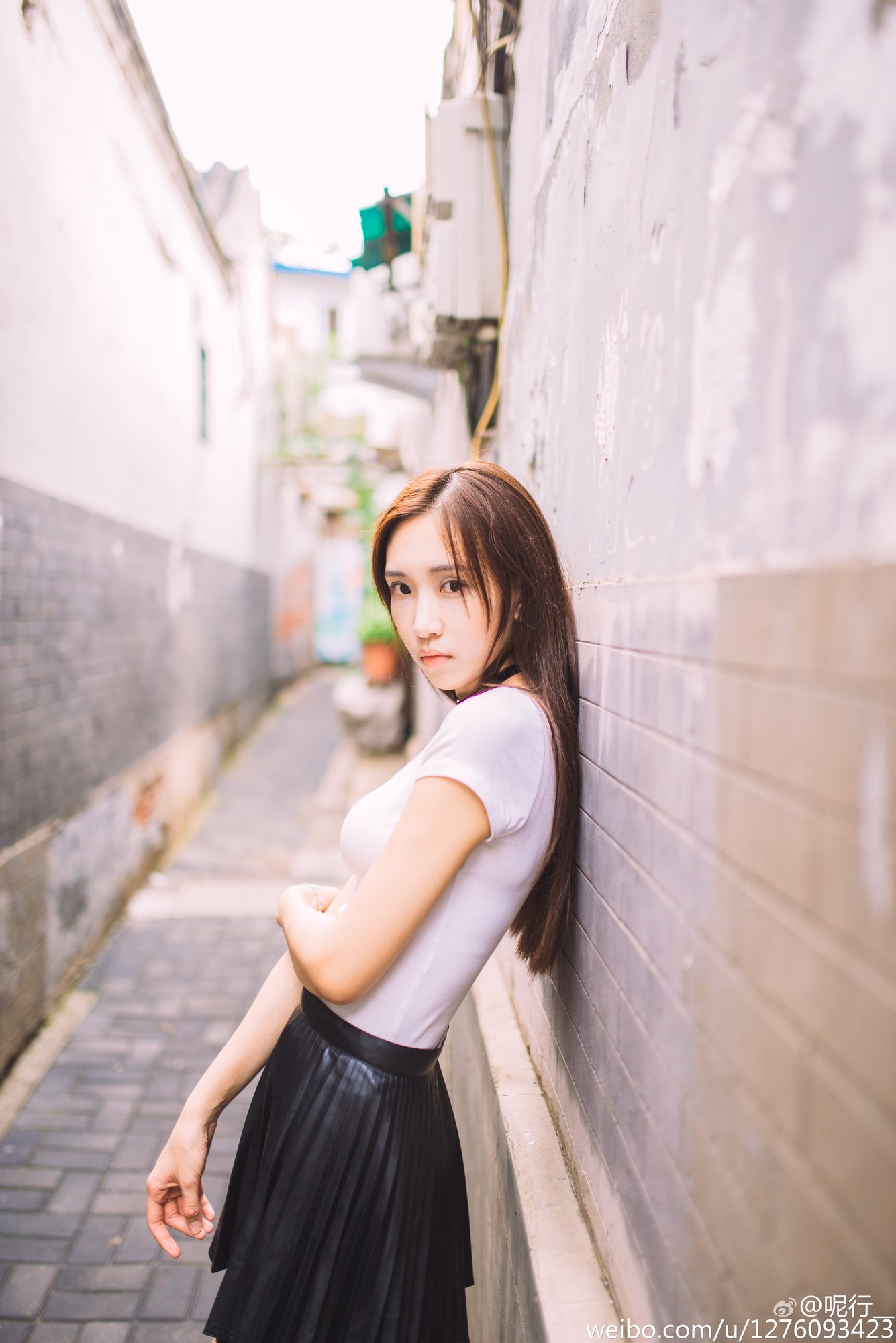 呢行 青涩妹子超养眼外拍写真图