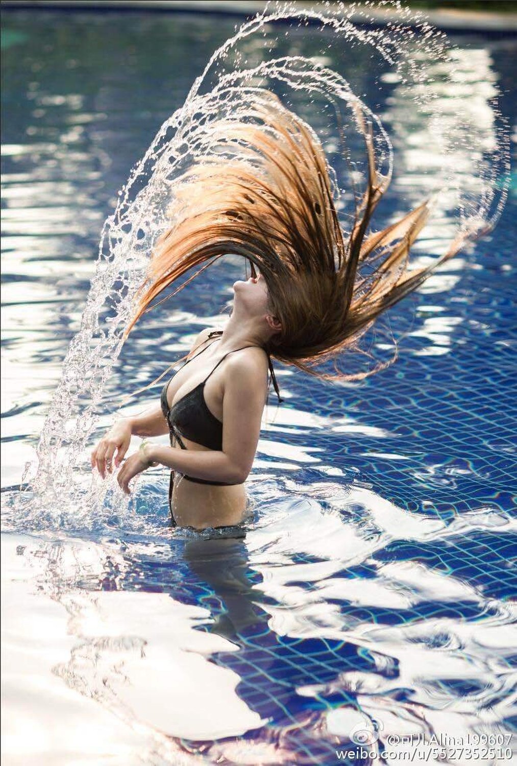 可儿Alina 性感诱惑私房写真图