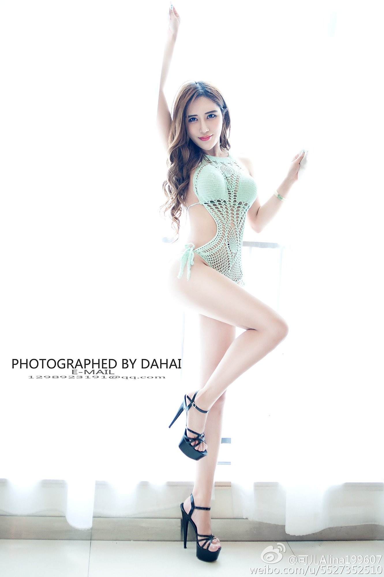 可儿Alina 性感诱惑私房写真图
