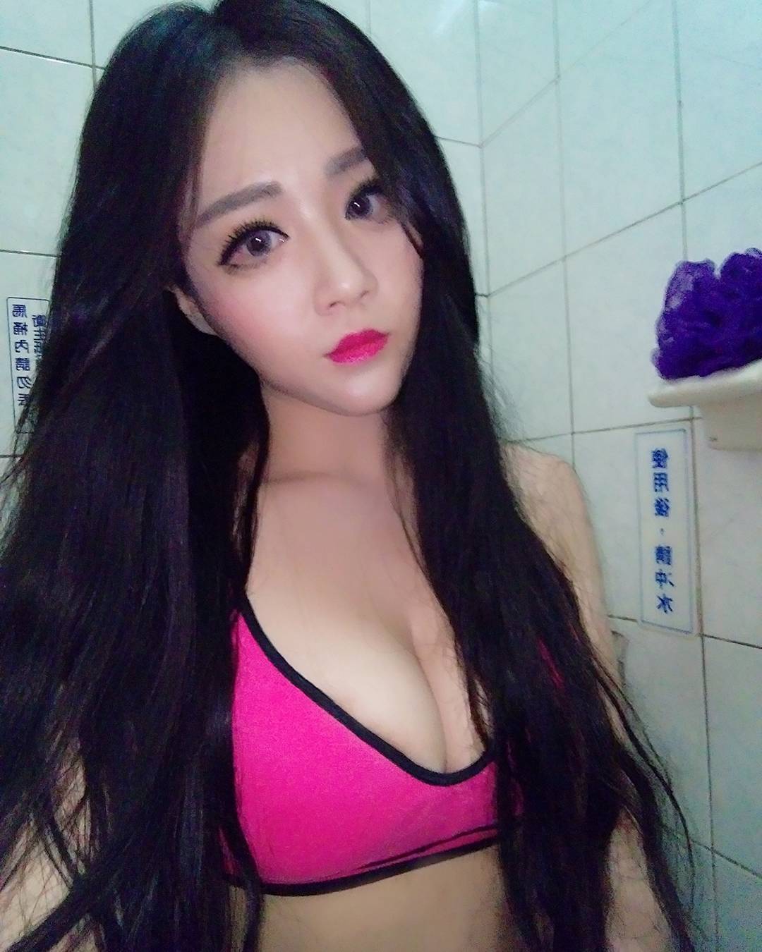 陈歕 充满忧伤感的妹子私房照诱惑写真图