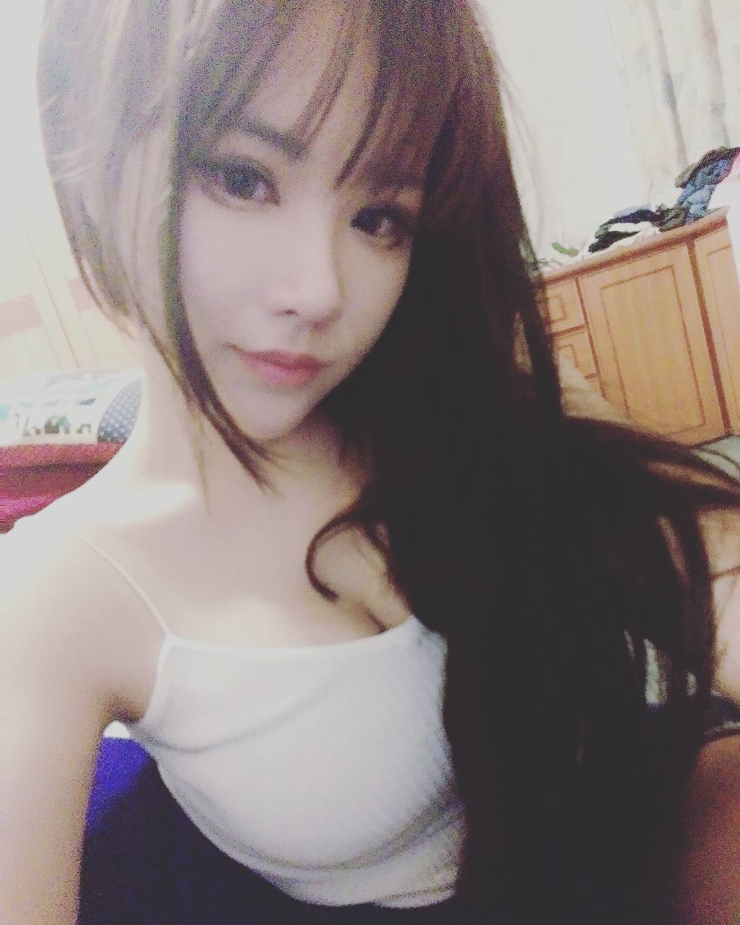 陈歕 充满忧伤感的妹子私房照诱惑写真图