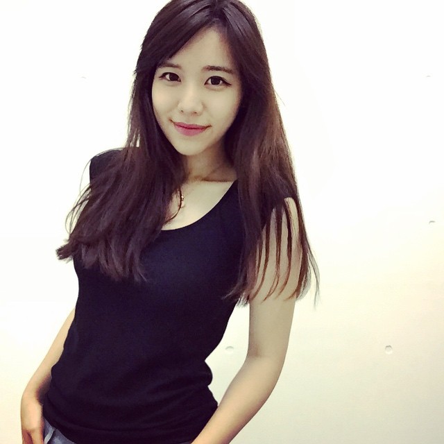 Honnie Huang- 天生丽质 清纯美丽的女友风