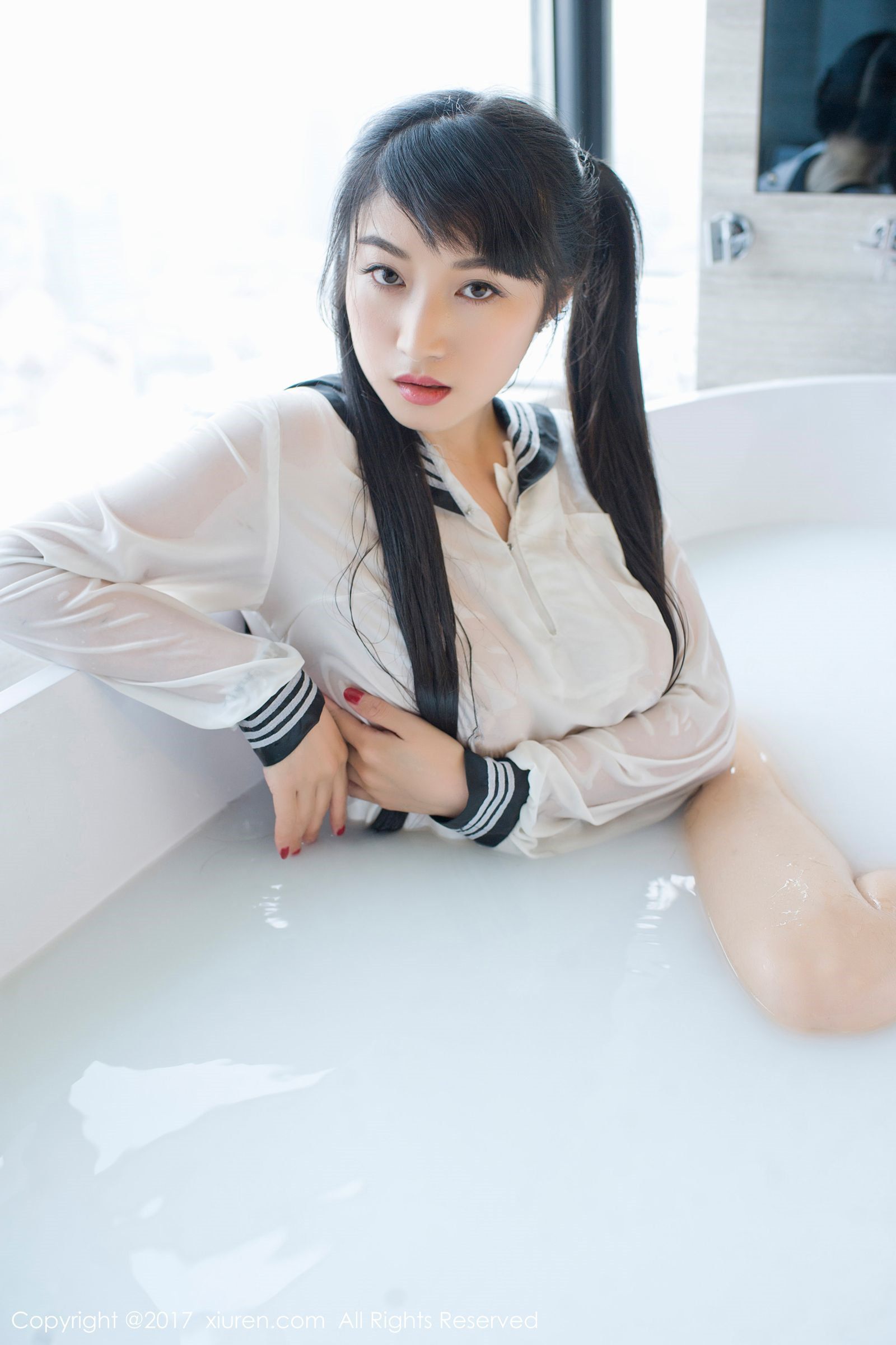 清纯山妹龙女sunny 白色牛奶浴学生装
