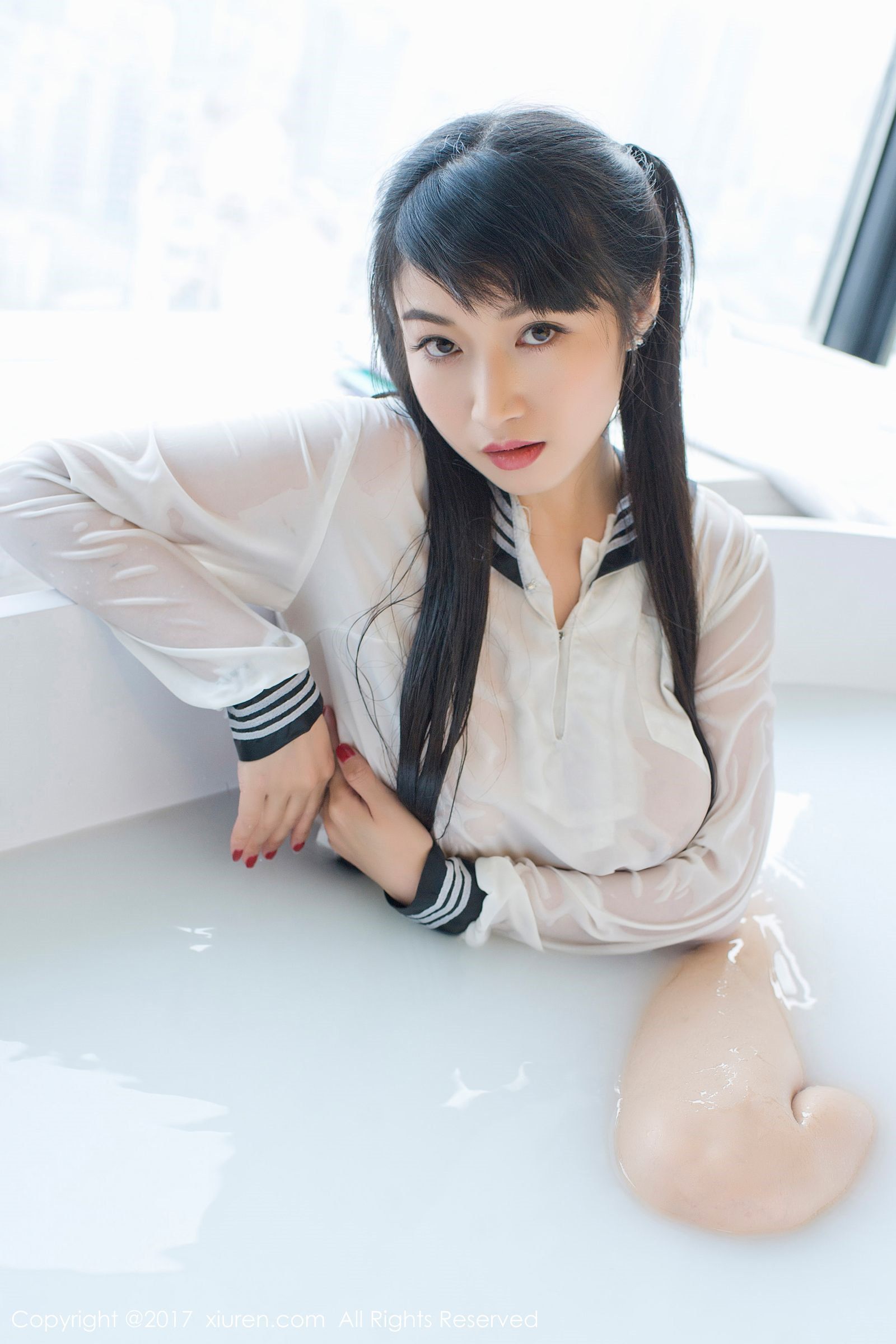 清纯山妹龙女sunny 白色牛奶浴学生装