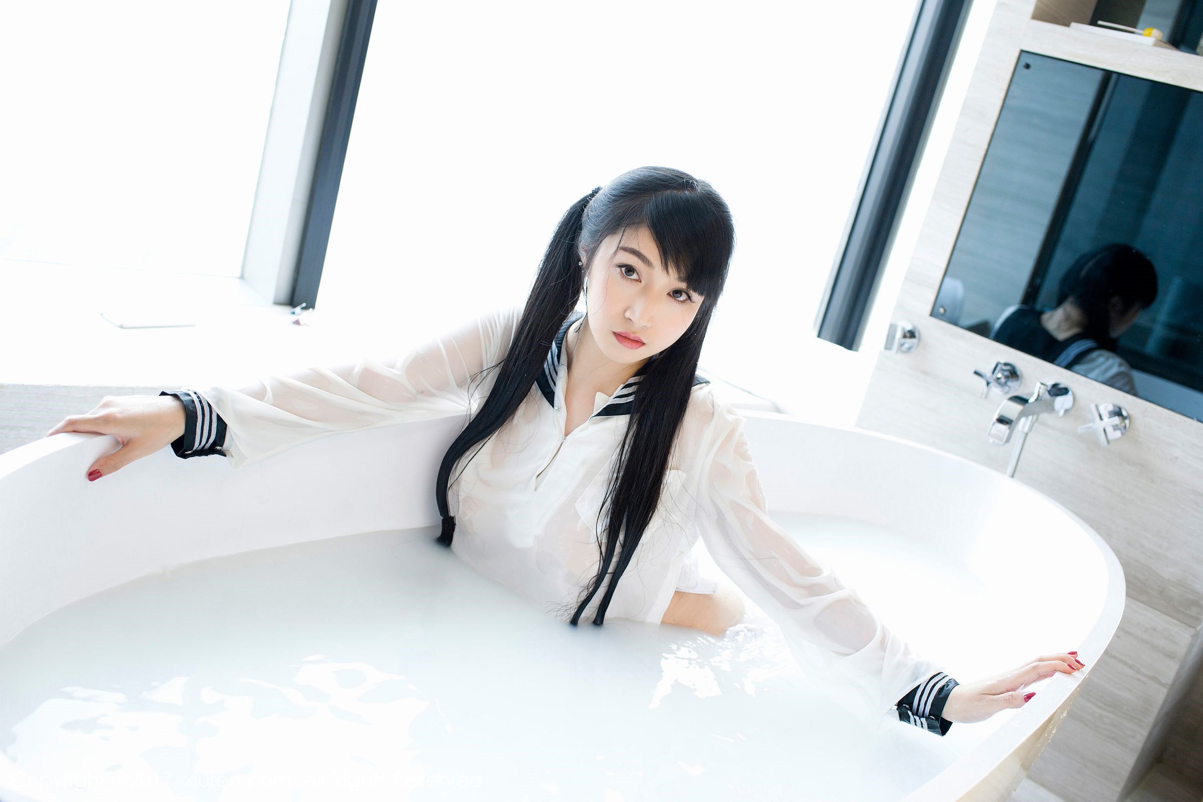 清纯山妹龙女sunny 白色牛奶浴学生装