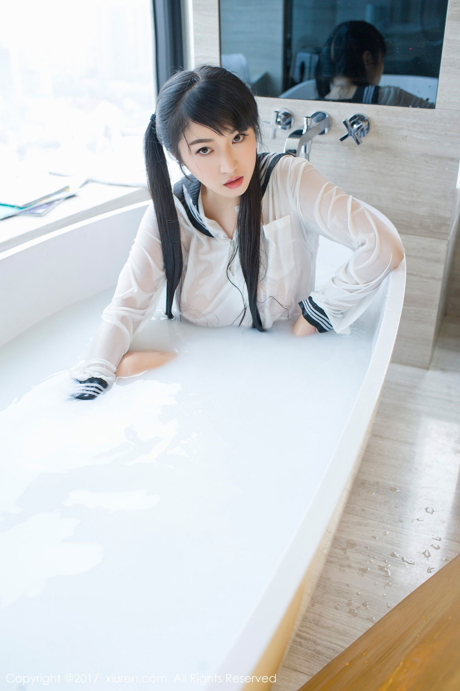 清纯山妹龙女sunny 白色牛奶浴学生装