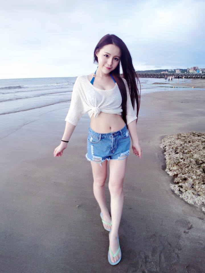 元元妹- 台湾小只马美女私房照