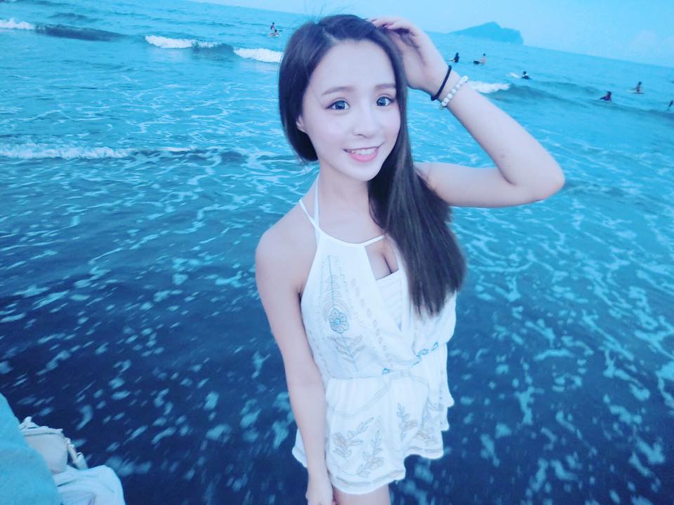 元元妹- 台湾小只马美女私房照