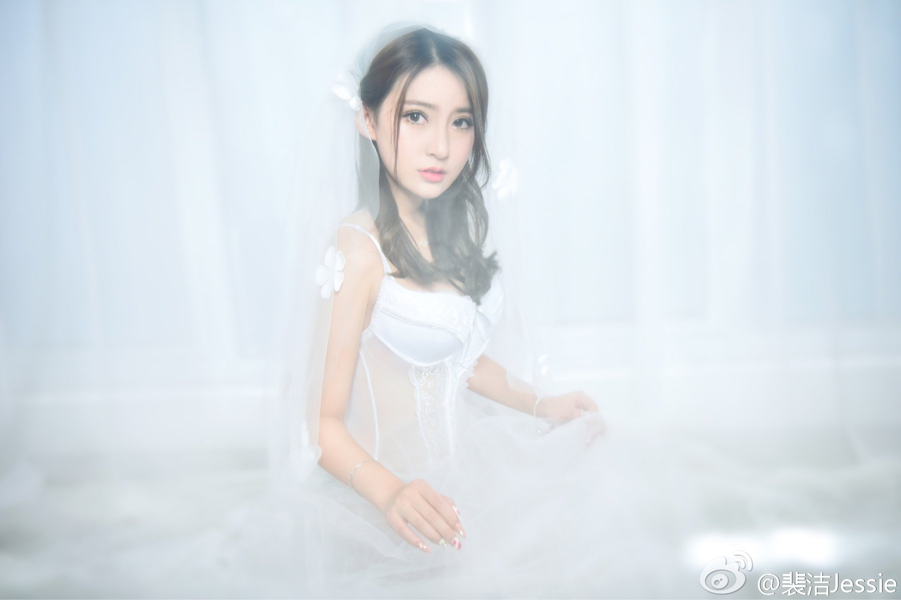 裴洁Jessie- 人气SG养眼私房写真
