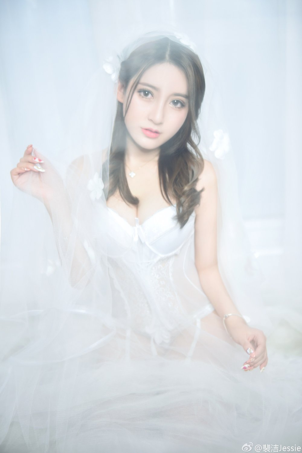 裴洁Jessie- 人气SG养眼私房写真