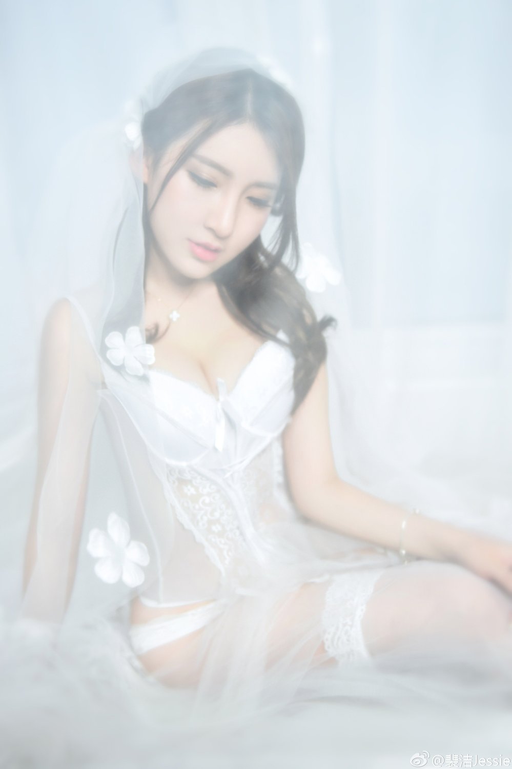 裴洁Jessie- 人气SG养眼私房写真