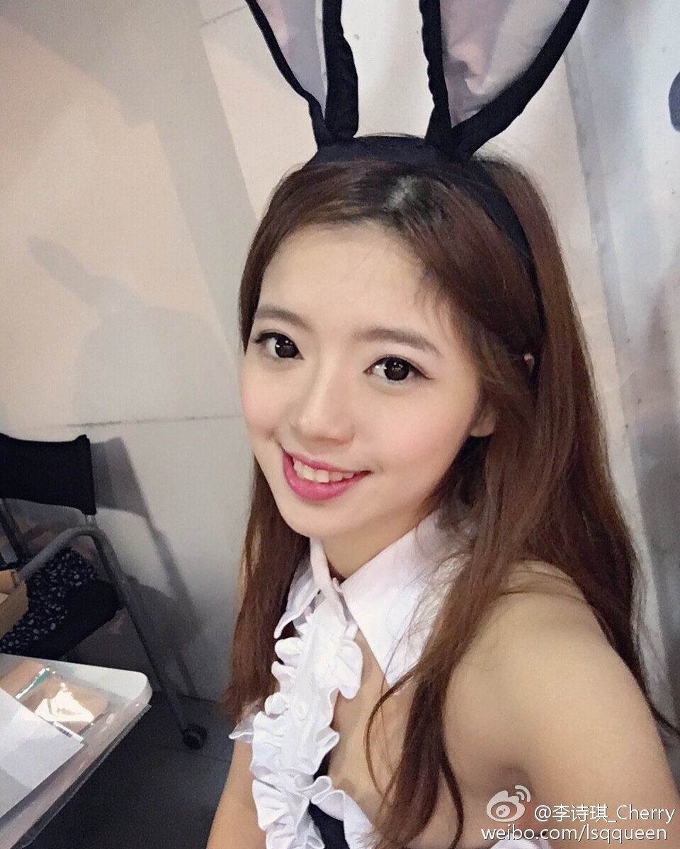 李诗琪- 大提琴美女私房照