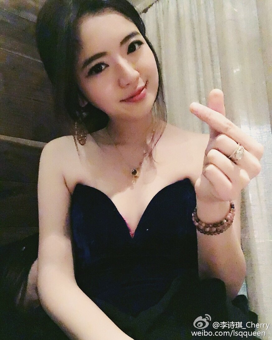 李诗琪- 大提琴美女私房照