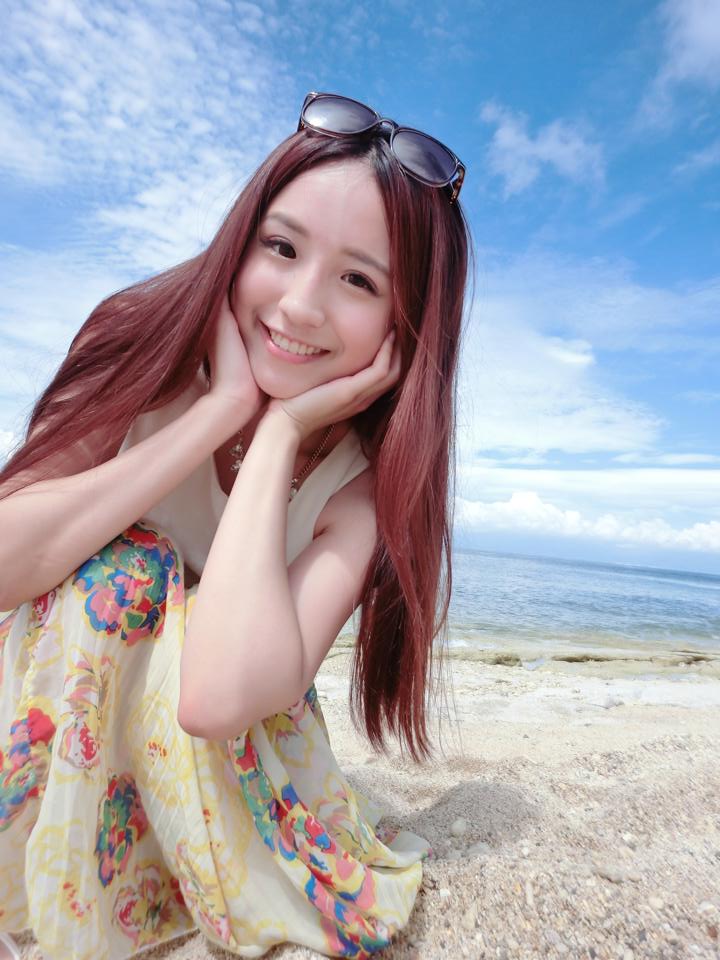 Hebbe Cheng- 高雄氧气正妹比基尼私房照
