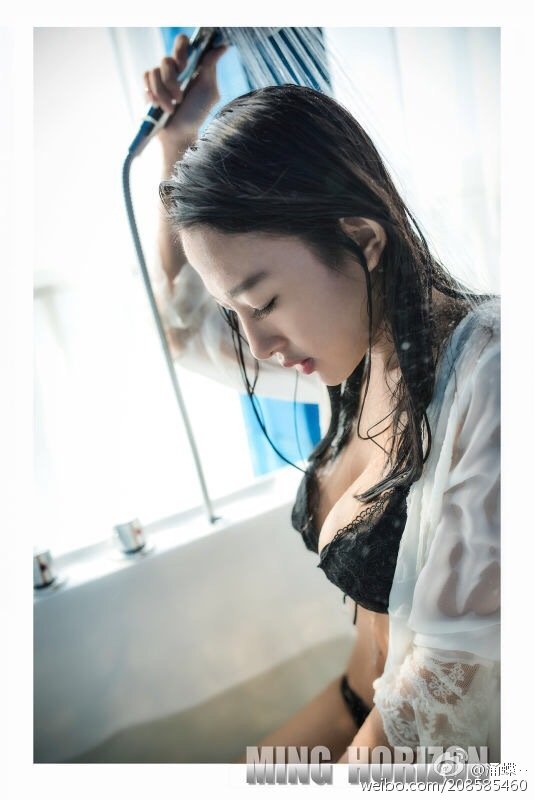 涌蝶- 小美女微博私房照